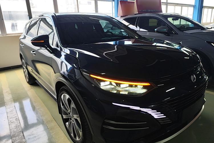 Used Denza N8 2023 Four-Wheel Drive Ultra-Hybrid Flagship Seven-Seater Version Front Right 45 Deg