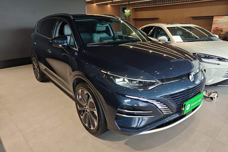 Used Denza N8 2023 Four-Wheel Drive Ultra-Hybrid Flagship Six-Seater Version Front Right 45 Deg