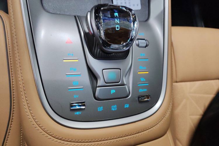 Used Denza N8 2023 Four-Wheel Drive Ultra-Hybrid Flagship Six-Seater Version Gear Lever