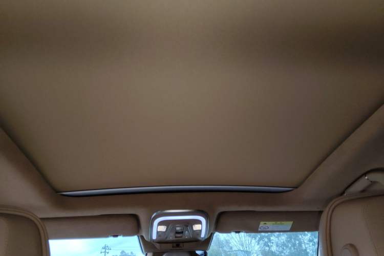 Used Denza N8 2023 Four-Wheel Drive Ultra-Hybrid Flagship Seven-Seater Version Headliner