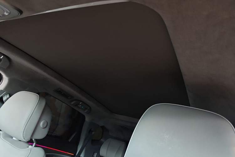Used Denza N8 2023 Four-Wheel Drive Ultra-Hybrid Flagship Six-Seater Version Headliner