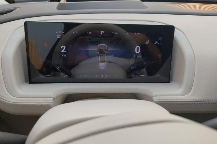 Used Denza N8 2023 Four-Wheel Drive Ultra-Hybrid Flagship Seven-Seater Version Instrument Cluster