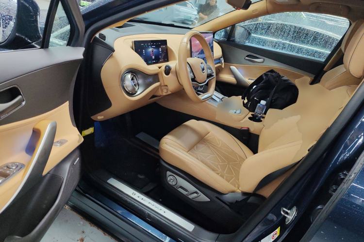 Used Denza N8 2023 Four-Wheel Drive Ultra-Hybrid Flagship Six-Seater Version Interior 3