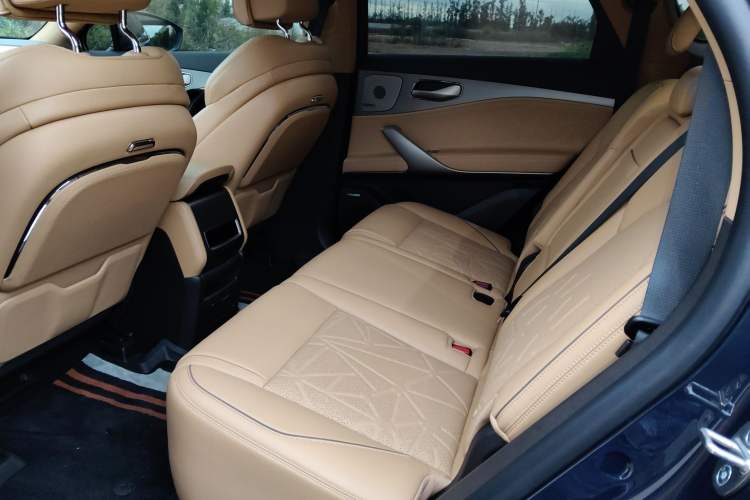 Used Denza N8 2023 Four-Wheel Drive Ultra-Hybrid Flagship Seven-Seater Version Interior 4