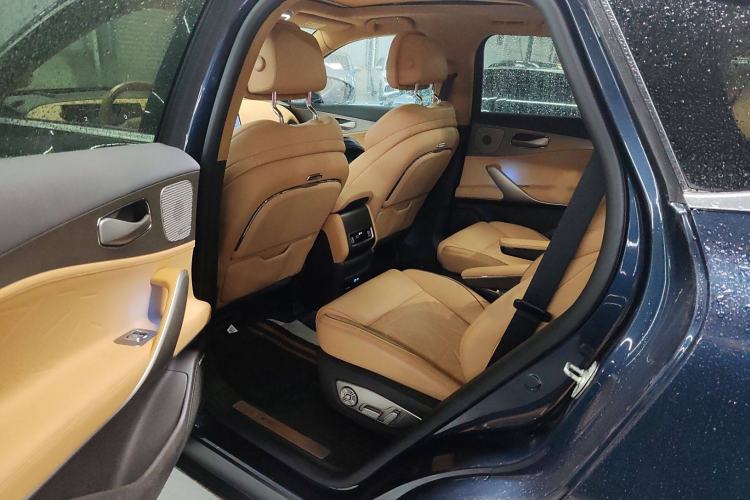 Used Denza N8 2023 Four-Wheel Drive Ultra-Hybrid Flagship Six-Seater Version Interior 4