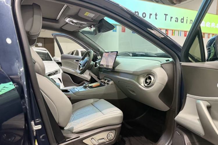 Used Denza N8 2023 Four-Wheel Drive Ultra-Hybrid Flagship Seven-Seater Version Interior 5