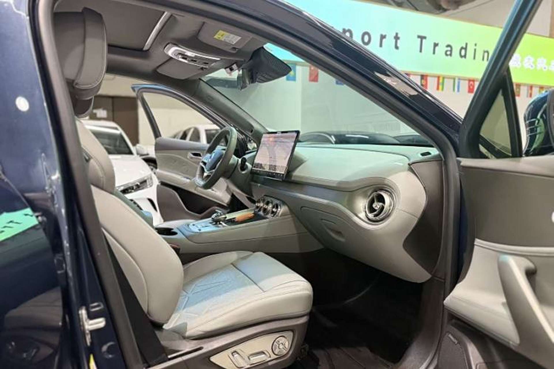 Used Denza N8 2023 Four-Wheel Drive Ultra-Hybrid Flagship Seven-Seater Version Interior 5