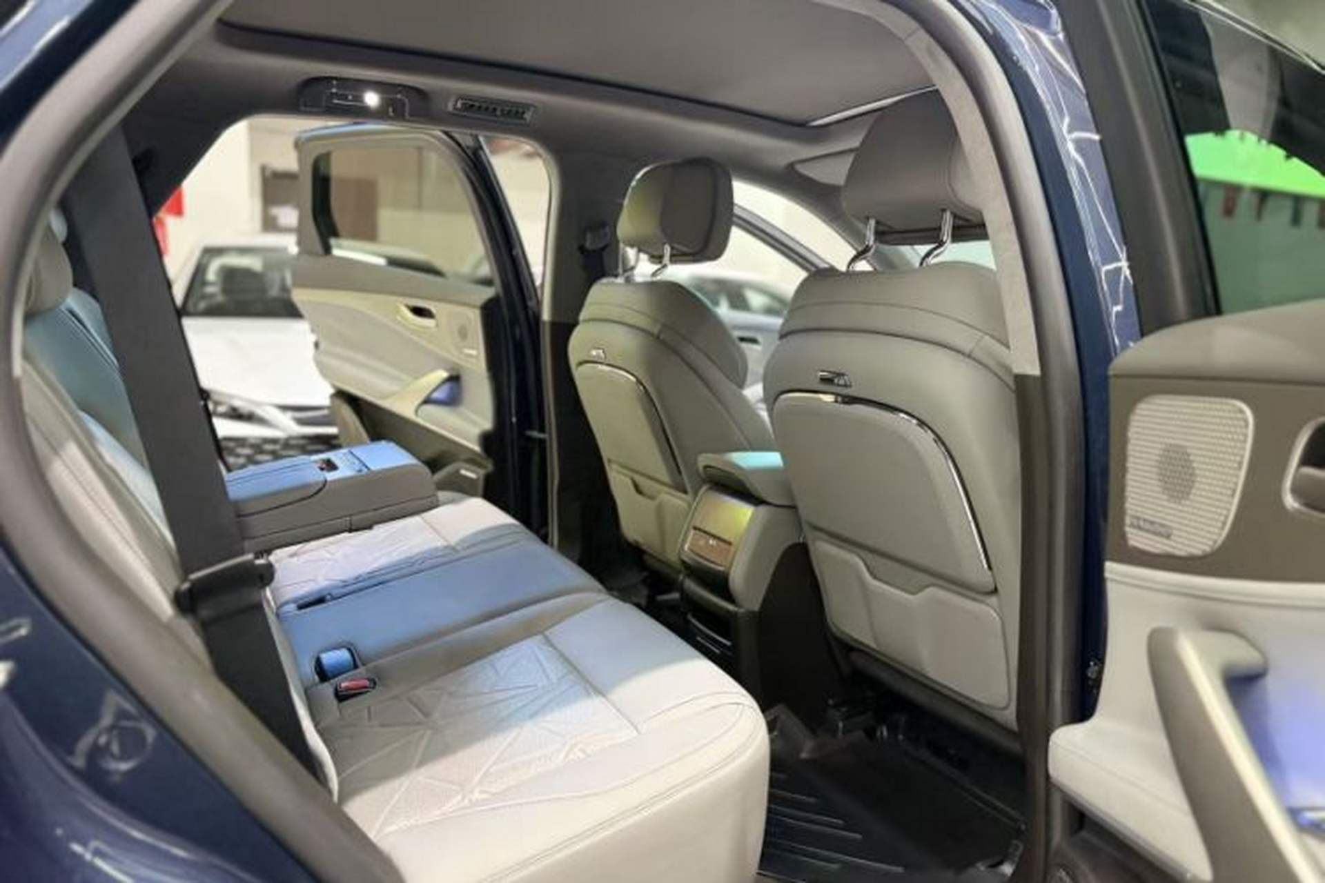 Used Denza N8 2023 Four-Wheel Drive Ultra-Hybrid Flagship Seven-Seater Version Interior 6