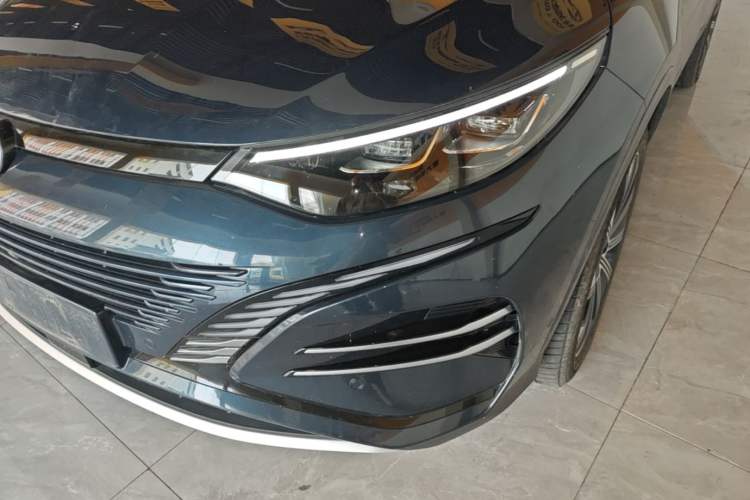 Used Denza N8 2023 Four-Wheel Drive Ultra-Hybrid Flagship Six-Seater Version Left Front Headlight
