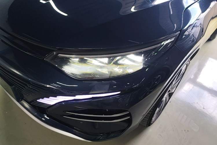 Used Denza N8 2023 Four-Wheel Drive Ultra-Hybrid Flagship Seven-Seater Version Left Front Headlight