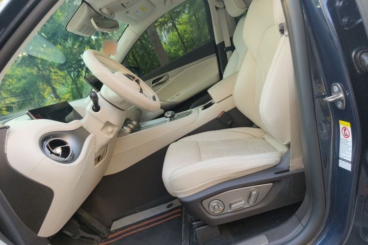 Used Denza N8 2023 Four-Wheel Drive Ultra-Hybrid Flagship Seven-Seater Version Left Front Seat