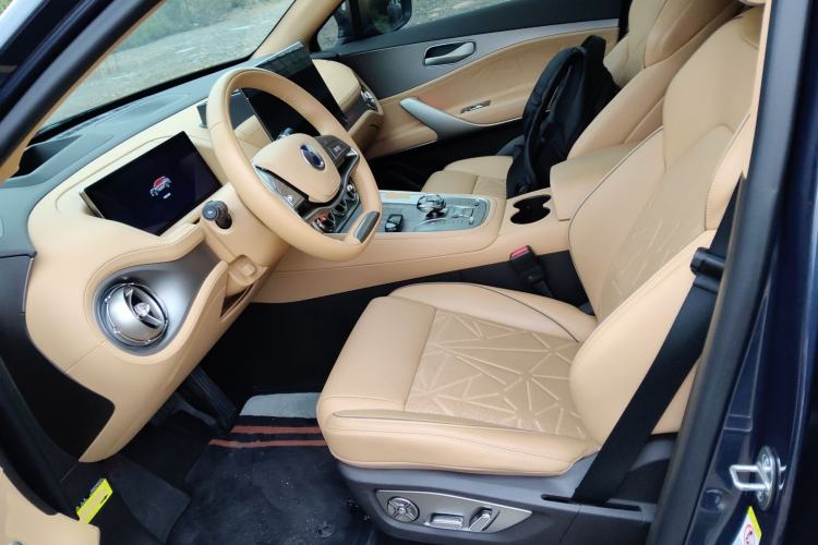 Used Denza N8 2023 Four-Wheel Drive Ultra-Hybrid Flagship Seven-Seater Version Left Front Seat
