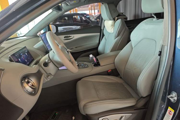 Used Denza N8 2023 Four-Wheel Drive Ultra-Hybrid Flagship Six-Seater Version Left Front Seat