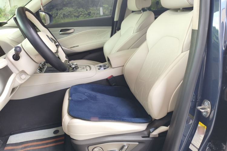 Used Denza N8 2023 Four-Wheel Drive Ultra-Hybrid Flagship Six-Seater Version Left Front Seat