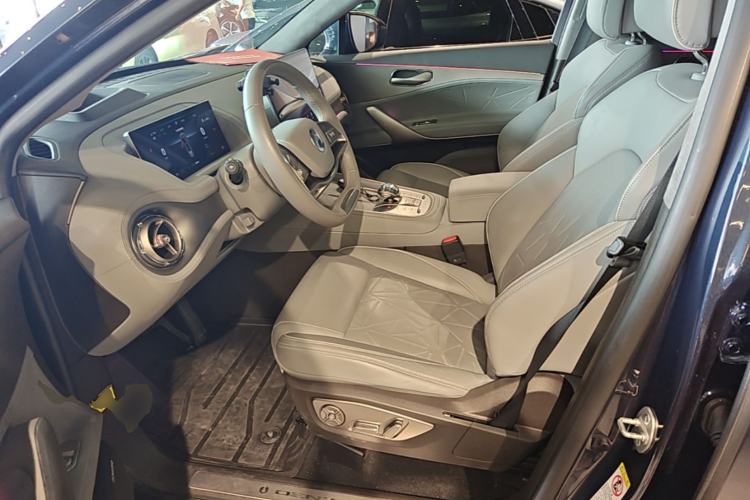 Used Denza N8 2023 Four-Wheel Drive Ultra-Hybrid Flagship Six-Seater Version Left Front Seat