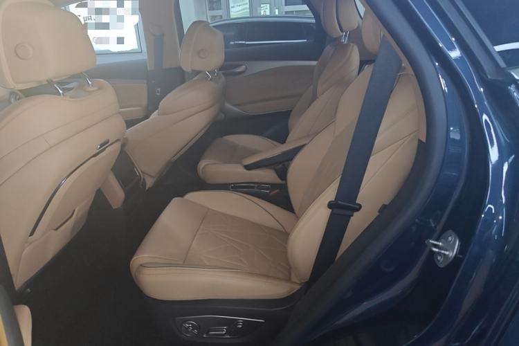 Used Denza N8 2023 Four-Wheel Drive Ultra-Hybrid Flagship Six-Seater Version Left Rear Seat