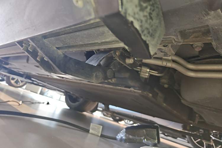 Used Denza N8 2023 Four-Wheel Drive Ultra-Hybrid Flagship Six-Seater Version Left Side Sill