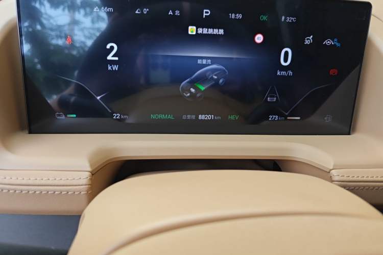 Used Denza N8 2023 Four-Wheel Drive Ultra-Hybrid Flagship Six-Seater Version Odometer Close Up