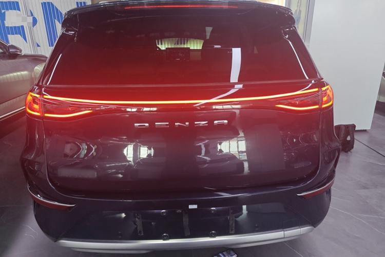 Used Denza N8 2023 Four-Wheel Drive Ultra-Hybrid Flagship Six-Seater Version Rear