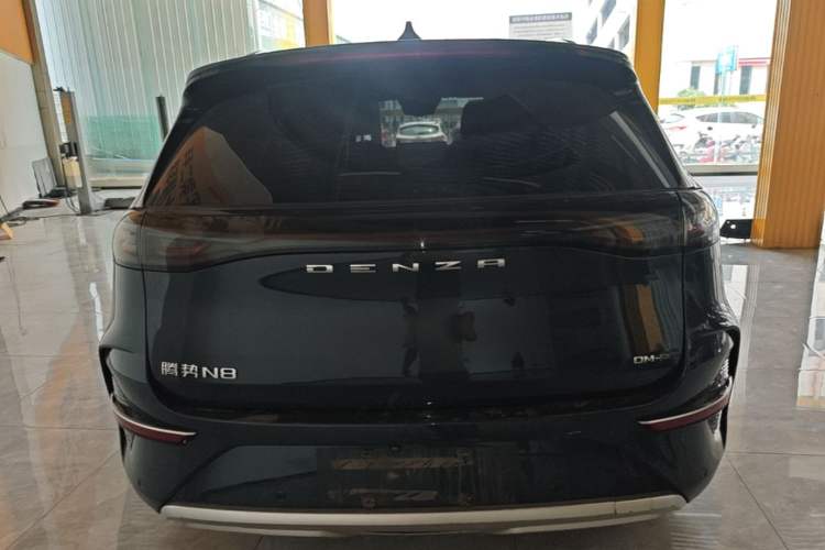 Used Denza N8 2023 Four-Wheel Drive Ultra-Hybrid Flagship Six-Seater Version Rear