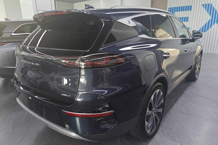 Used Denza N8 2023 Four-Wheel Drive Ultra-Hybrid Flagship Six-Seater Version Rear Right 45 Deg