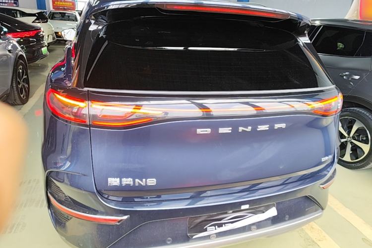 Used Denza N8 2023 Four-Wheel Drive Ultra-Hybrid Flagship Seven-Seater Version Rear