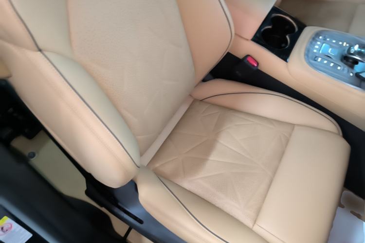 Used Denza N8 2023 Four-Wheel Drive Ultra-Hybrid Flagship Six-Seater Version Right Front Seat