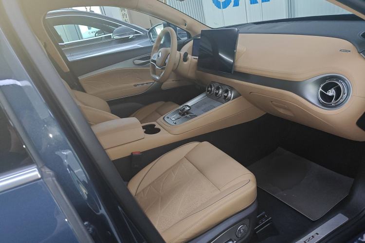 Used Denza N8 2023 Four-Wheel Drive Ultra-Hybrid Flagship Six-Seater Version Right Front Seat