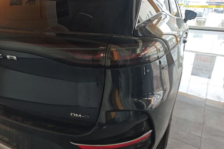 Used Denza N8 2023 Four-Wheel Drive Ultra-Hybrid Flagship Six-Seater Version Right Rear Taillight
