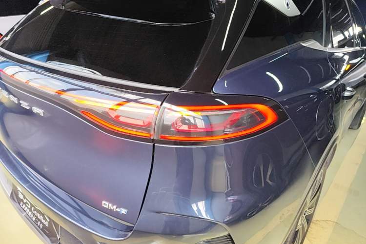 Used Denza N8 2023 Four-Wheel Drive Ultra-Hybrid Flagship Seven-Seater Version Right Rear Taillight