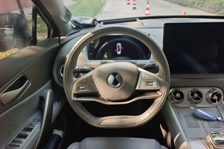 Used Denza N8 2023 Four-Wheel Drive Ultra-Hybrid Flagship Six-Seater Version Steering Wheel