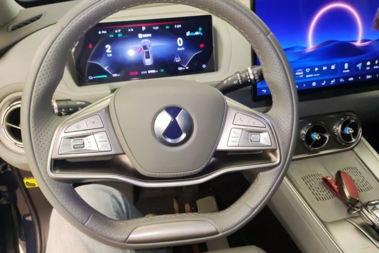 Used Denza N8 2023 Four-Wheel Drive Ultra-Hybrid Flagship Six-Seater Version Steering Wheel
