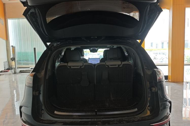 Used Denza N8 2023 Four-Wheel Drive Ultra-Hybrid Flagship Six-Seater Version Trunk
