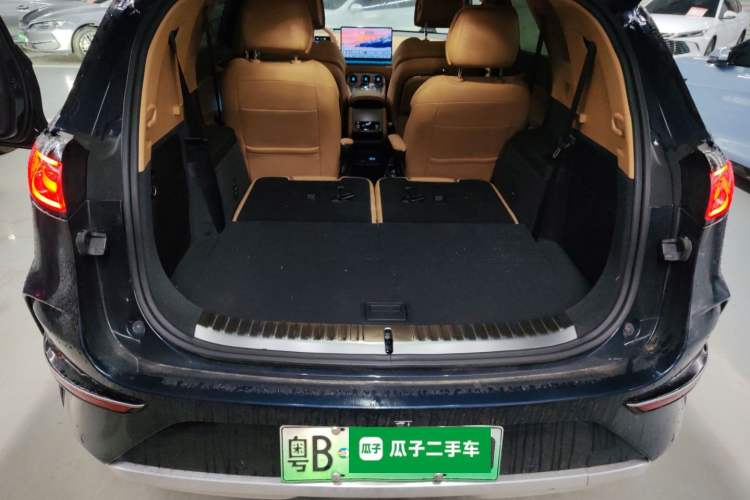 Used Denza N8 2023 Four-Wheel Drive Ultra-Hybrid Flagship Six-Seater Version Trunk