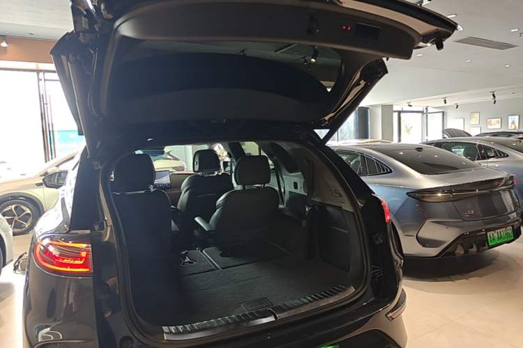 Used Denza N8 2023 Four-Wheel Drive Ultra-Hybrid Flagship Six-Seater Version Trunk