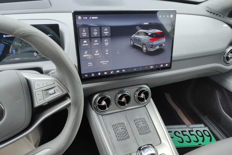 Used Denza N8 2023 Four-Wheel Drive Ultra-Hybrid Flagship Six-Seater Version Audio And AC Panel