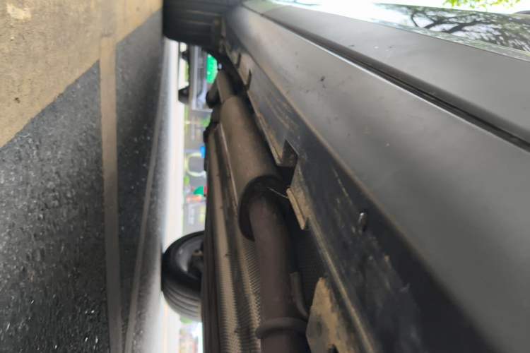 Used Denza N8 2023 Four-Wheel Drive Ultra-Hybrid Flagship Six-Seater Version Chassis Front Right