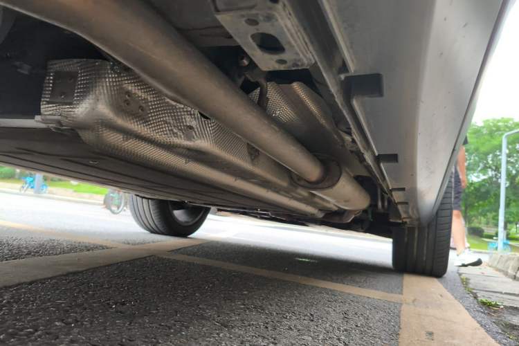 Used Denza N8 2023 Four-Wheel Drive Ultra-Hybrid Flagship Six-Seater Version Chassis Rear Right
