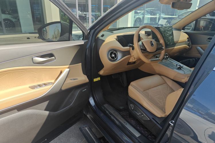 Used Denza N8 2023 Four-Wheel Drive Ultra-Hybrid Flagship Six-Seater Version Driver Seat