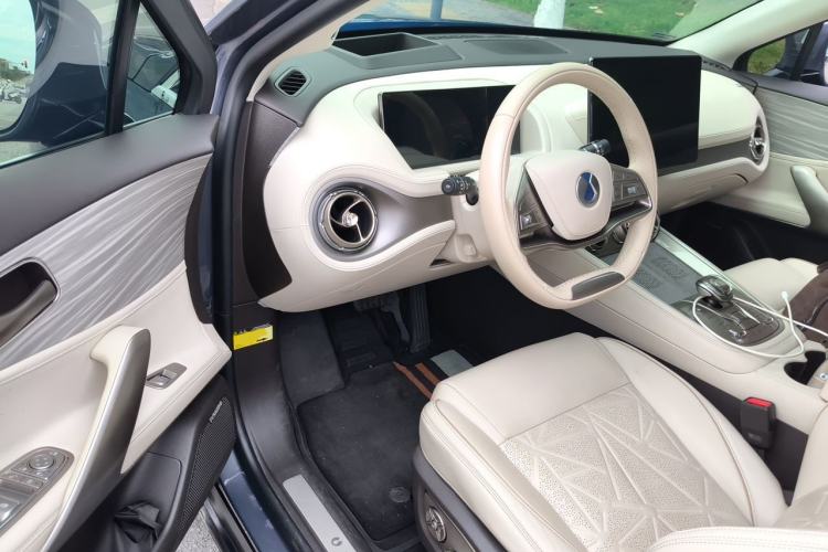 Used Denza N8 2023 Four-Wheel Drive Ultra-Hybrid Flagship Six-Seater Version Driver Seat