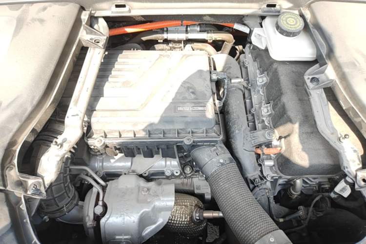 Used Denza N8 2023 Four-Wheel Drive Ultra-Hybrid Flagship Seven-Seater Version Engine Bay