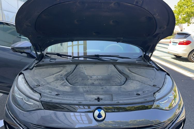 Used Denza N8 2023 Four-Wheel Drive Ultra-Hybrid Flagship Six-Seater Version Engine Bay