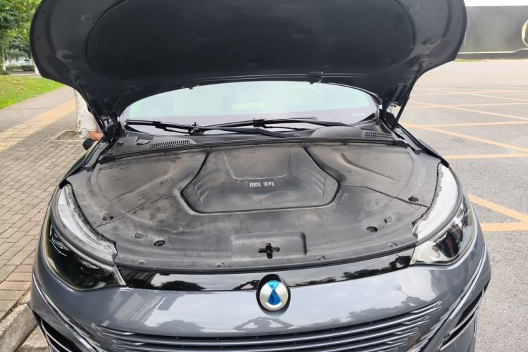 Used Denza N8 2023 Four-Wheel Drive Ultra-Hybrid Flagship Six-Seater Version Engine Bay