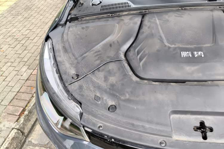 Used Denza N8 2023 Four-Wheel Drive Ultra-Hybrid Flagship Six-Seater Version Engine Bay Right