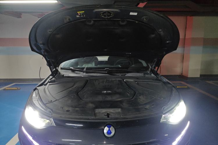 Used Denza N8 2023 Four-Wheel Drive Ultra-Hybrid Flagship Six-Seater Version Engine Bay