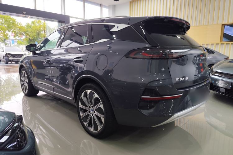 Used Denza N8 2023 Four-Wheel Drive Ultra-Hybrid Flagship Seven-Seater Version Exterior 3