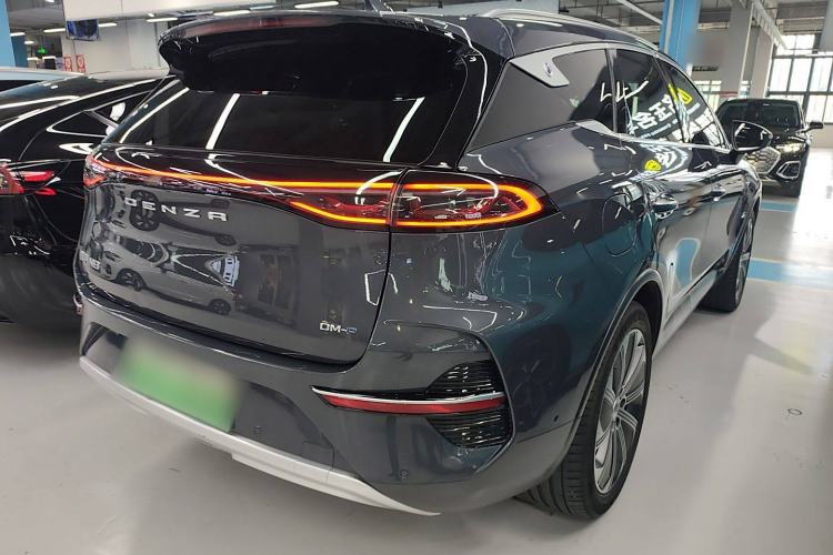 Used Denza N8 2023 Four-Wheel Drive Ultra-Hybrid Flagship Six-Seater Version Exterior 5