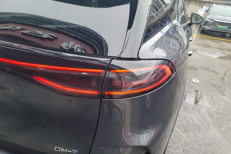 Used Denza N8 2023 Four-Wheel Drive Ultra-Hybrid Flagship Seven-Seater Version Exterior 6