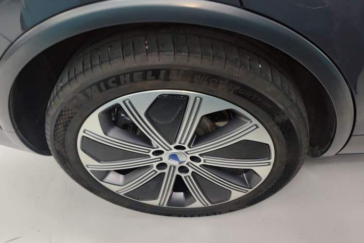 Used Denza N8 2023 Four-Wheel Drive Ultra-Hybrid Flagship Six-Seater Version Exterior 8
