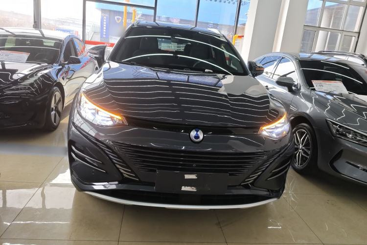 Used Denza N8 2023 Four-Wheel Drive Ultra-Hybrid Flagship Six-Seater Version Front